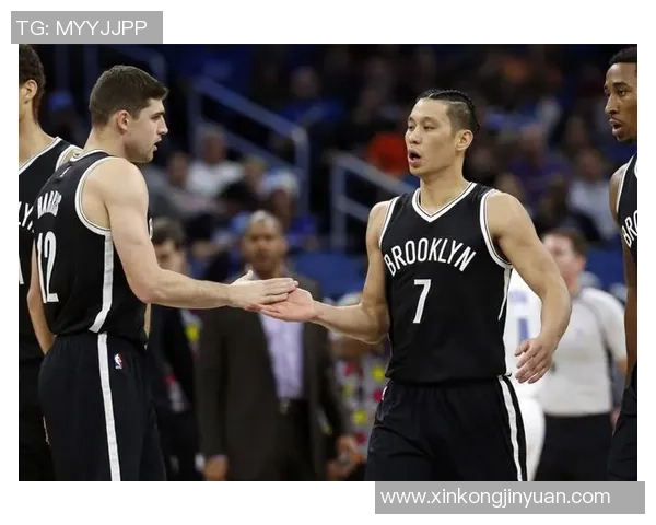 林书豪精彩隔扣吉诺比利瞬间回顾与赛场激情分析 林书豪精彩隔扣吉诺比利瞬间回顾与赛场激情分析